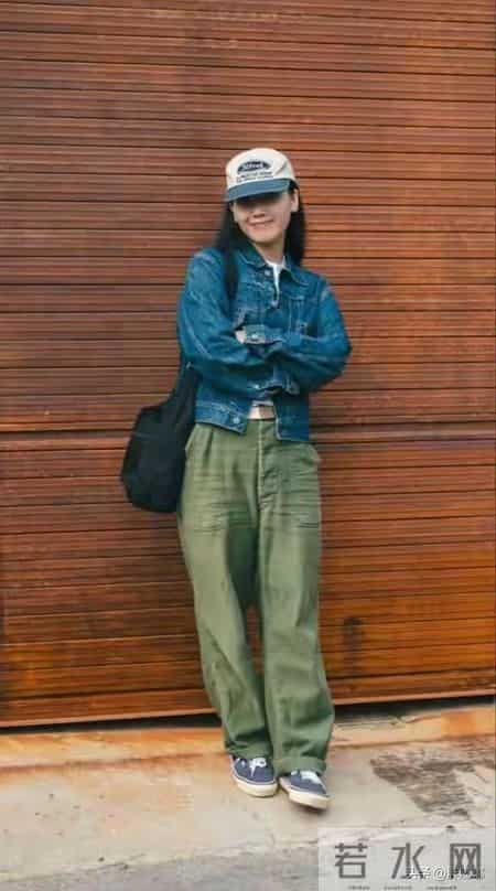 秋冬穿搭想摆脱沉闷？可以试试那种亮色系叠穿！