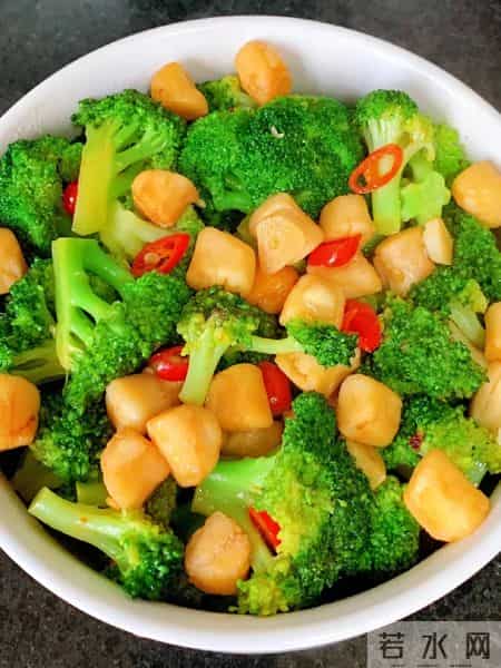 女性更年期别太节俭，多吃四样碱性食物，滋补雌激素，脸上显年轻