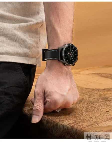 被40岁160斤的北京大叔惊艳！色不花哨、首饰不戴金，清爽更有型