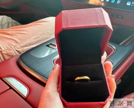 为什么聪明人都选择厚重的金戒指？原因很现实