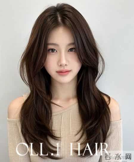 韩式层次发型：不费力的精致氛围感