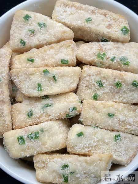 建议中老年：少吃瓜子花生，常吃这4种“零嘴”，气血双补显年轻