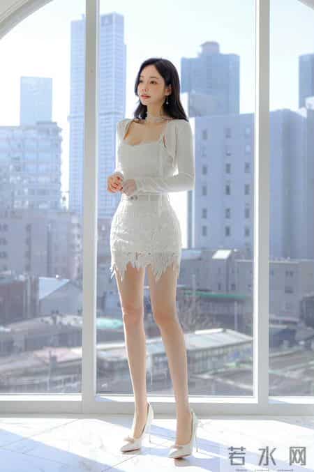 纯白蕾丝轻熟套装|是窗景里的月光柔媚美人