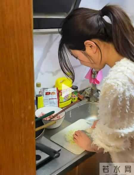 天津小伙接29岁离婚表嫂同居后续：表嫂正脸照流出曝更多离婚内幕