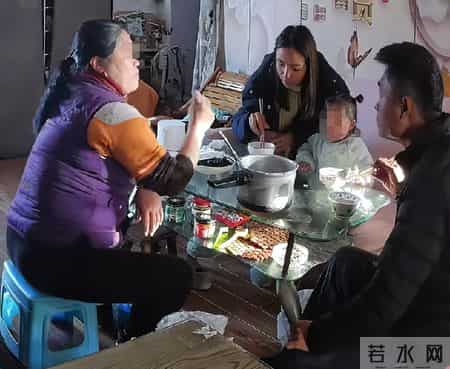 女子嫁云南果商，吃车厘子得给钱，偷拉一车水果回娘家，婆婆炸了