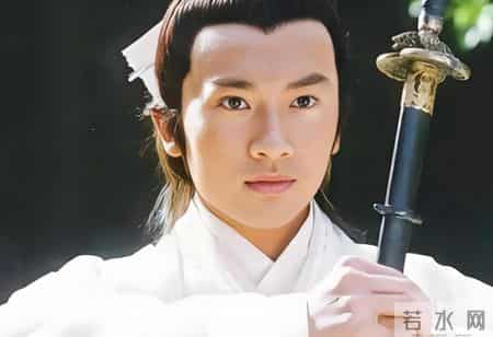 赵敏死后,张无忌在她珠冠夹层发现字条,上书:若我亡请教主弃她