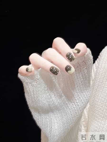 “指尖的抽象诗｜绿意晕染与涂鸦，高级感太独特”