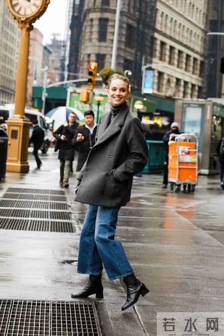 不得不说，法国女人才是最会穿的，不管是20还是80岁美的松弛优雅