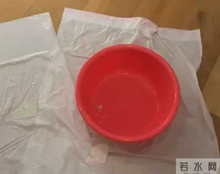 48岁演员陈龙现状曝光！住上海1.2亿豪宅，漏成“水帘洞”：这点风雨算什么