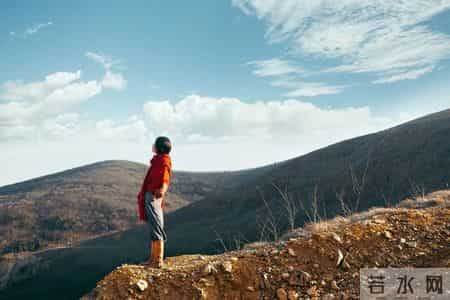 罗翔：极度坦诚的人其实很可怕，一开始，你可能觉得他傻、性子直，但慢慢会发现，他的境界极高，他的一切都可以摊开讲，打的全是明牌