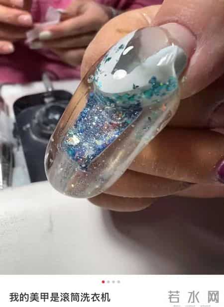 不建议你一过年就爱美甲的原因是:可能会影响补牙!