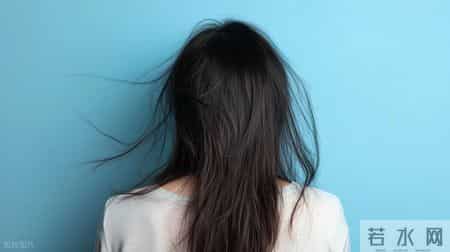 有一名女子用硫磺皂洗头，坚持半年后，头皮出现了这6个变化