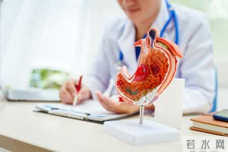 55岁男子常用山楂干泡茶喝，4个月后去检查，医生疑惑：喝了啥？