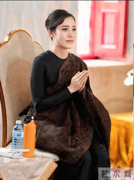 诗妮娜新造型美翻了，穿沙丽360度无死角，印度风体验卡风情万种