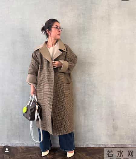 这是见过最真实的中年小个子，没有完美身形，靠简练穿搭圈粉无数