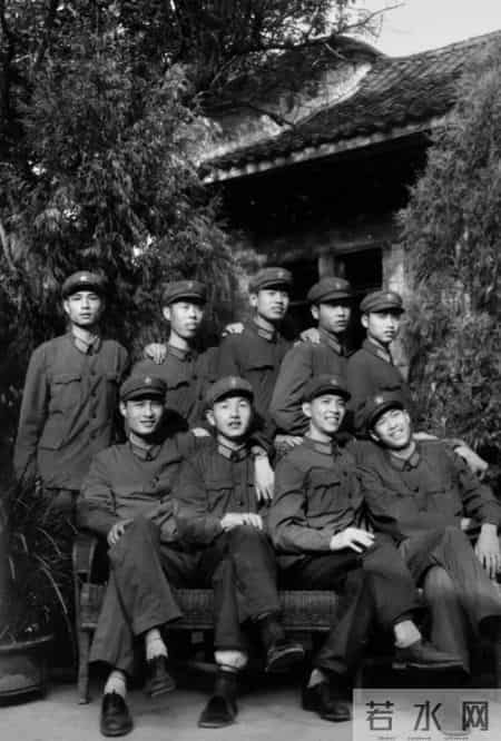 当年，我是部队的群工干事。经历我三次战友牺牲的善后工作…