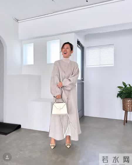 这是见过最真实的中年小个子，没有完美身形，靠简练穿搭圈粉无数