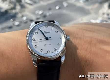 手腕上的收入密码：从五千到五十万月薪，决定你戴什么表？