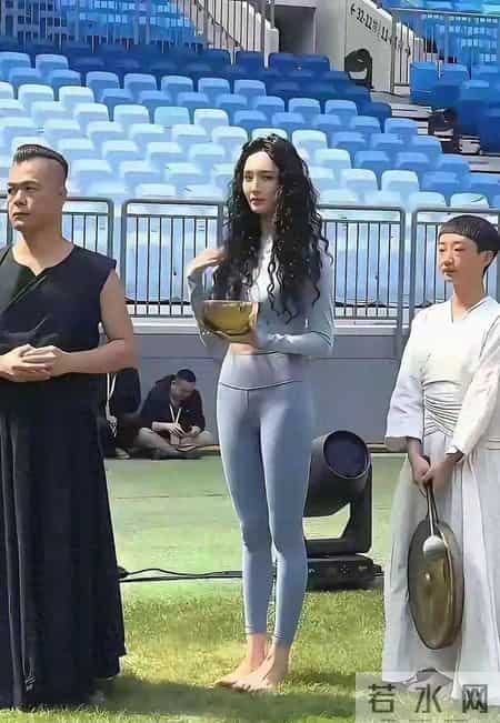 不怪那么多人想娶她,真人确实好看!