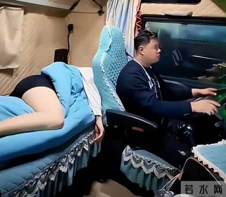 我开长途货车，在戈壁滩捎了个漂亮女人，她哀求：大哥，求你个事