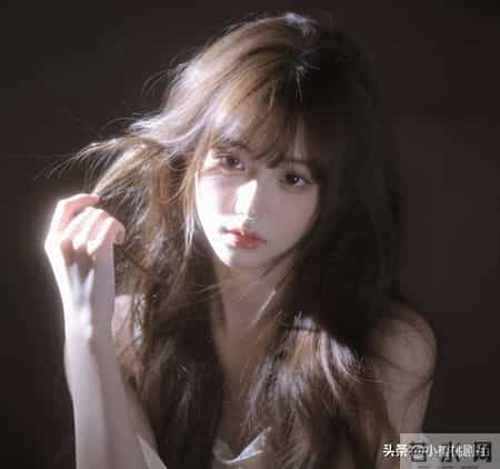 谢扶瑶是海大公认的女神 长相好 成绩好 她却爱上了臭名昭著的周宣礼