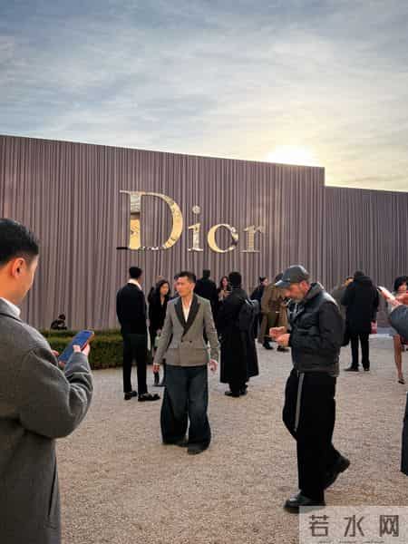 DIOR Roadie 球鞋再度回归，26 秋冬三款全新配色率先曝光