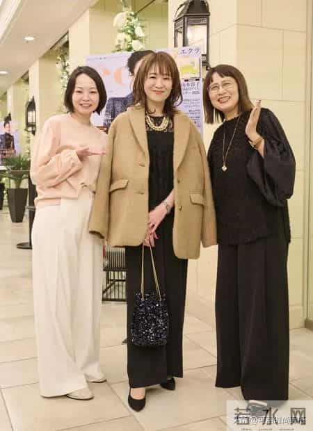 50+女性如何穿衣，才能看起来高级又年轻？