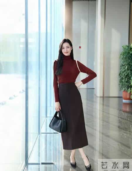 秋冬穿搭灵感｜红棕配色，通勤也能穿出高级感