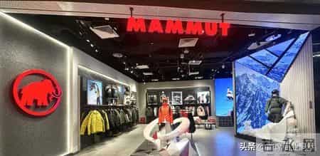 4377亿市场洗牌！又一户外巨头跌落神坛被抛弃了？中产：新欢来了