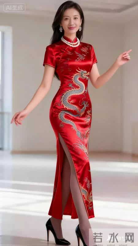 一袭金龙彩凤绣云锦，将东方华贵韵味穿在身上，步步生姿，皆风华