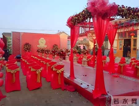 堂弟婚礼上，奶奶撒泼逼我爸立遗嘱，堂弟附和后我爸给他一耳光