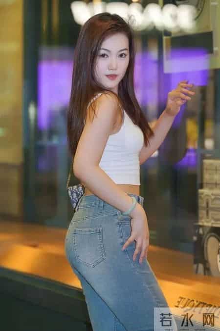 都市女生的穿搭魔法：简单几件衣服，轻轻松松赢很大