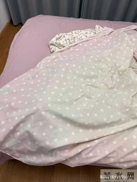 这5种“床品四件套”不能再用了，睡得不舒服，还有害健康