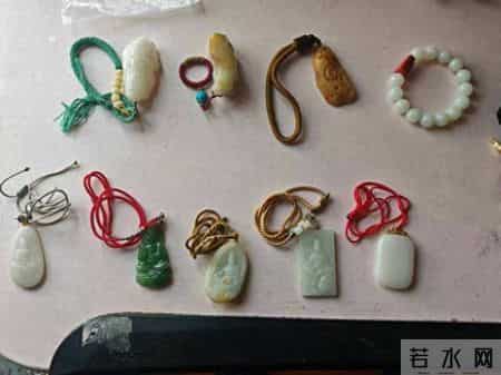 上海男子去世后账户被转走50万元，保姆涉嫌盗窃罪被刑拘