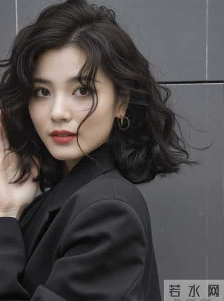 2026年最火“慵懒羊毛卷”！显脸小还减龄，手残党也能轻松打理