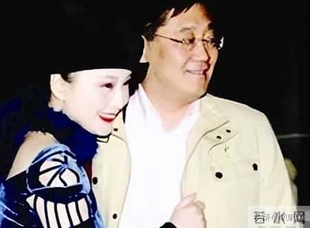 结婚23年她的内衣都是丈夫洗，在丈夫入狱后，她为夫还债三千万