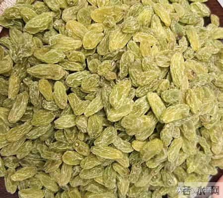肝毒堆十年？葡萄干+3样家常食材，喝半月肝净人年轻