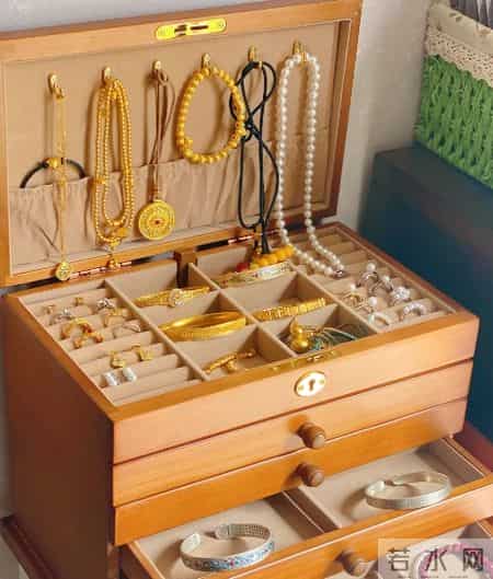 拥有1000克黄金的人，过着怎样的生活？