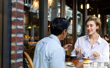 女生的黄金择偶年龄是这四年，错过了，相亲难度可能要翻上十倍