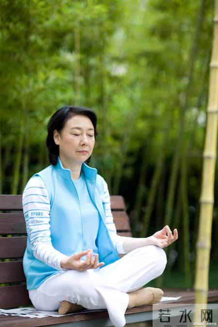 两性关系实话：女人过了60岁，99%都有这5个表现。你真的了解吗