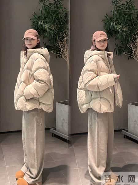 别再乱买羽绒服了！18套「卡其色系+同色系穿搭」公式显瘦又高级