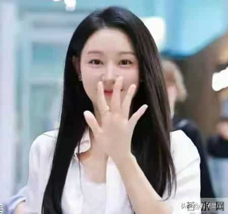 难怪全网男人都想娶她！这颜值貌若天仙，靓丽的风景谁看了不动心