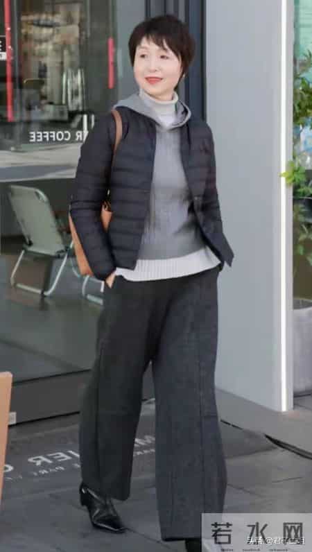 这位奶奶真会保养！63岁穿的像40岁，时尚洋气白搭又减龄值得模仿