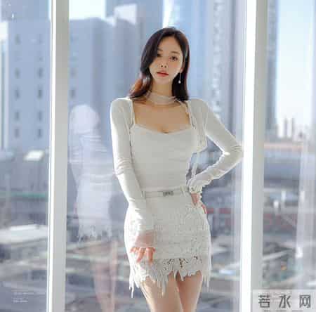 纯白蕾丝轻熟套装|是窗景里的月光柔媚美人