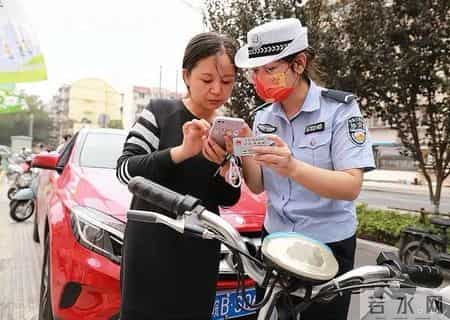 警察要检查你的手机,你知道要满足哪三个条件吗?否则你有权拒绝