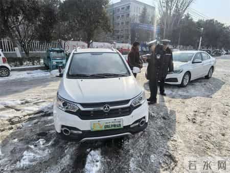 无视红灯？交警：司机驾照已被注销！