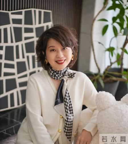 “大妈发型”有多暴露老态？看完3组对比就知道，年纪越大越油腻