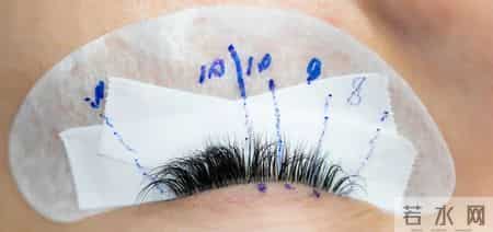 一种巨伤眼的行为，很多女生最近都在做！（不是戴美瞳）