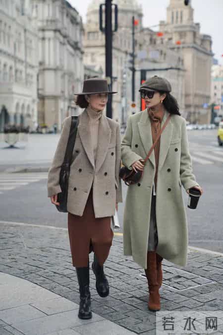 60+的她常常被夸衣品比女儿还好，她的时髦经验，都藏在穿搭里