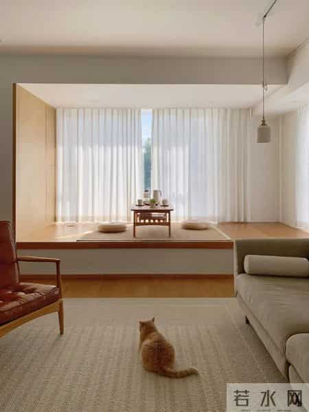 被年轻人的“飘窗邪修”惊呆了，换个思路，出乎意料的好